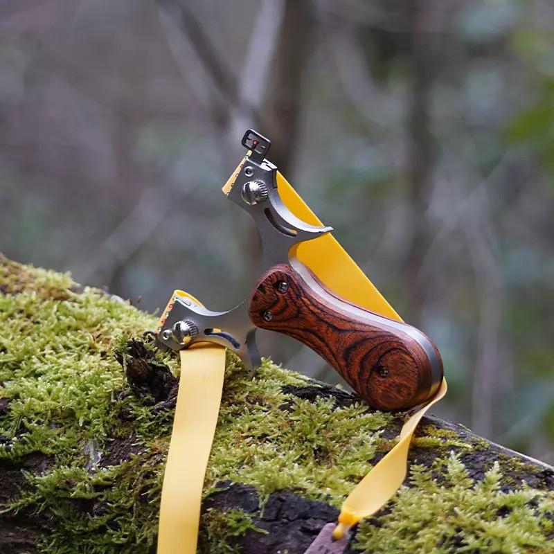 Lance-pierre Pro 2025 en acier inoxydable et bois — miniature 2
